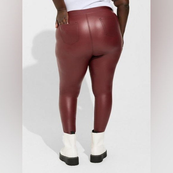 🆕 Torrid Faux Leather Leggings (Torrid 3) - Picture 3 of 12